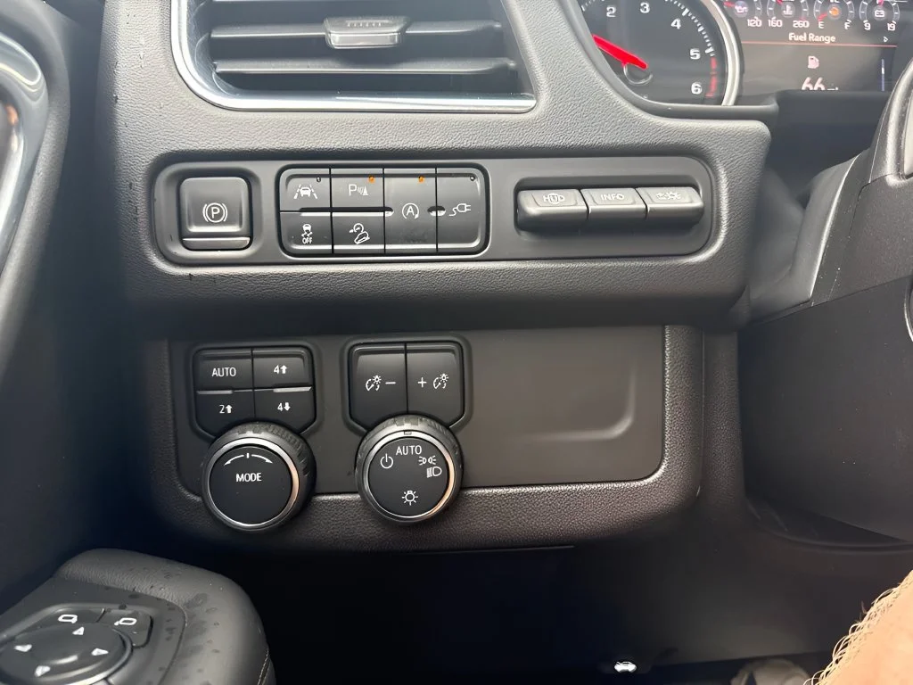 Used 2021 BLACK Chevrolet High Country image 41