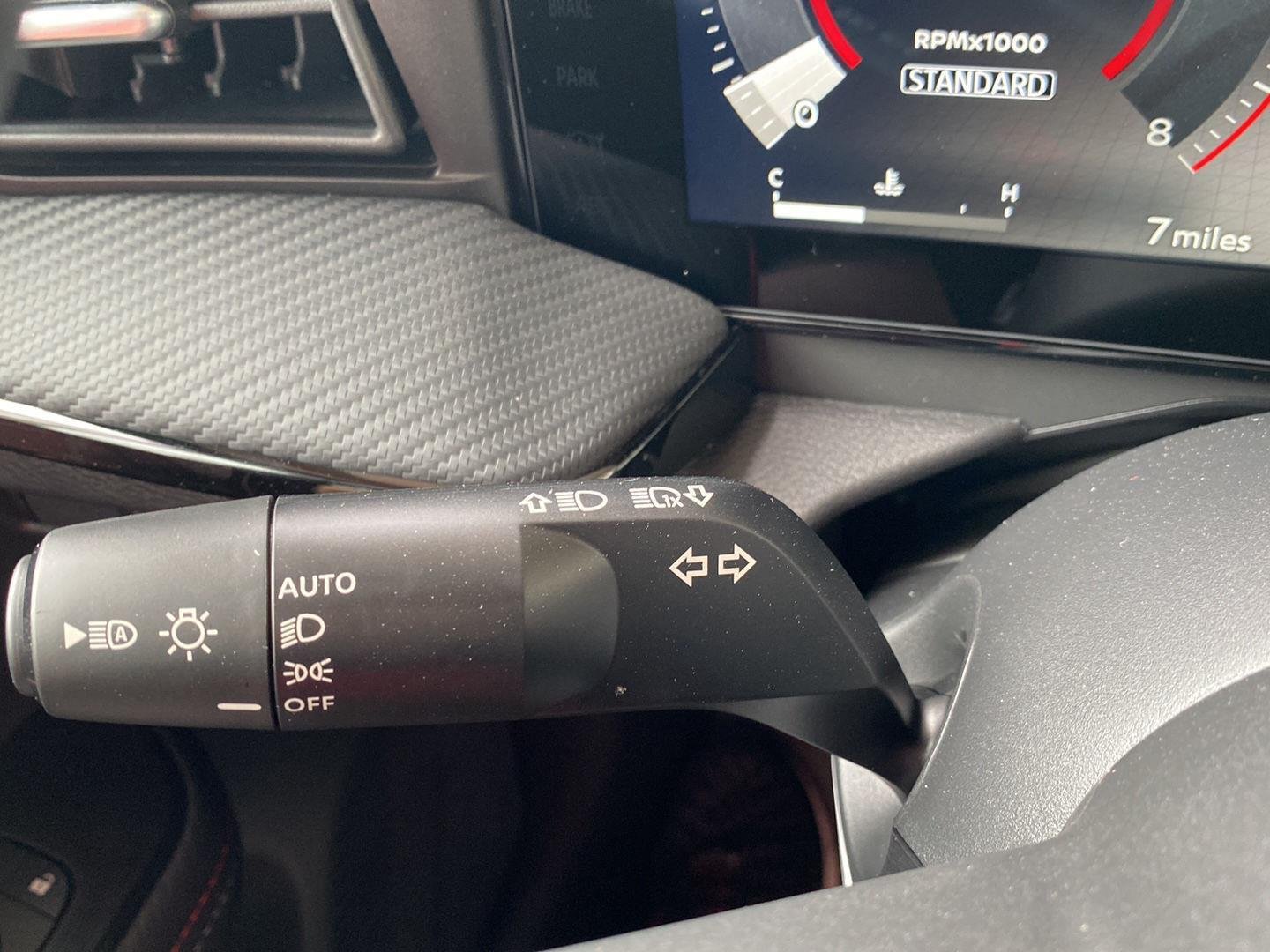New 2026 Arctic Ice Blue Metallic / Super Black Two-tone Nissan SR image 35