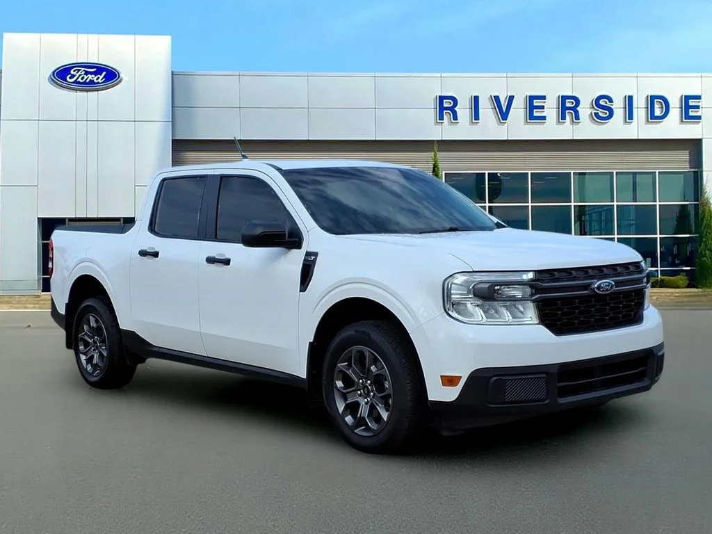 Used 2024 White Ford XLT image 1