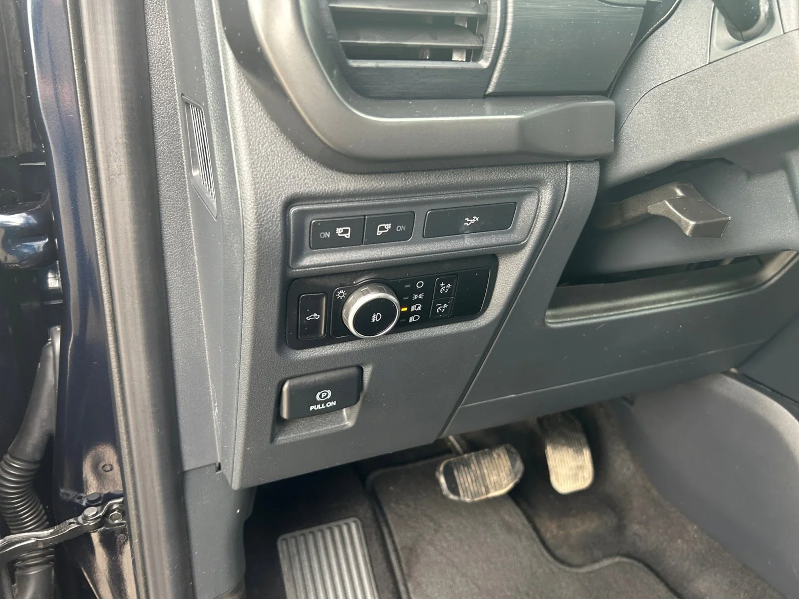 Used 2024 ANTIMATTER BLUE Ford XLT SuperCrew   EcoBoost™ image 16