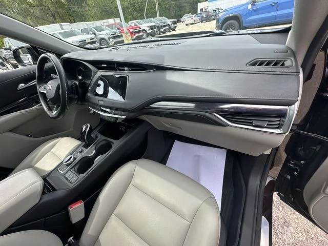 Used 2021 Red Cadillac Luxury image 33