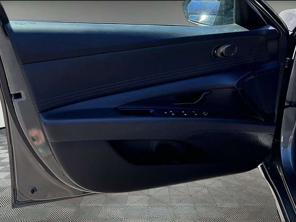 2025 Hyundai Elantra SEL - Photo 10
