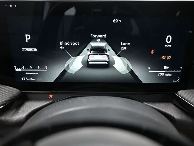 Used 2025 Black Nissan SR image 17