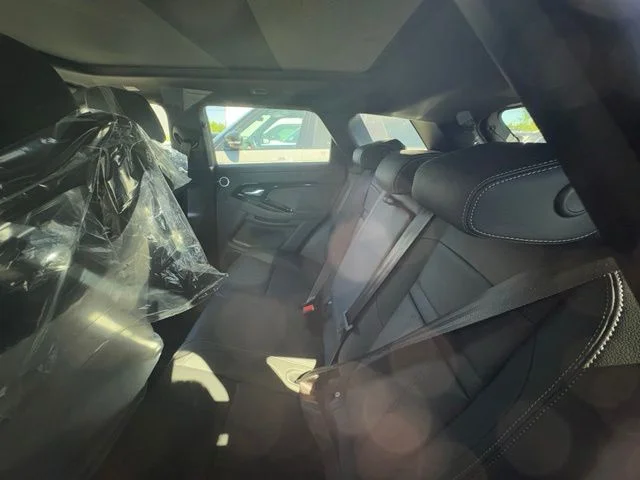New 2026 Fuji White Land Rover Hoxton Edition image 4