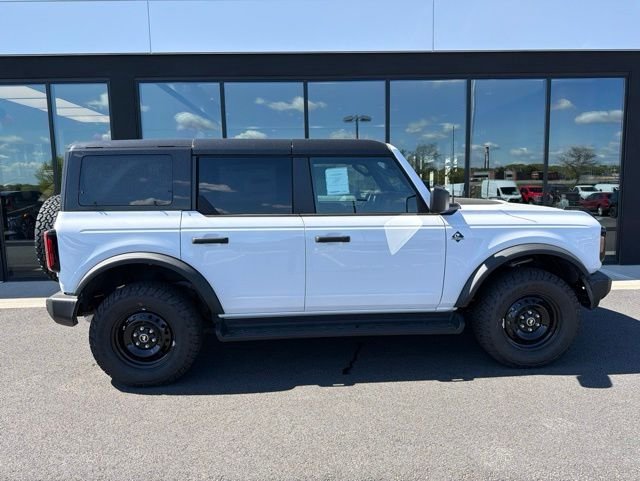 New 2026 White Ford Outer Banks image 2