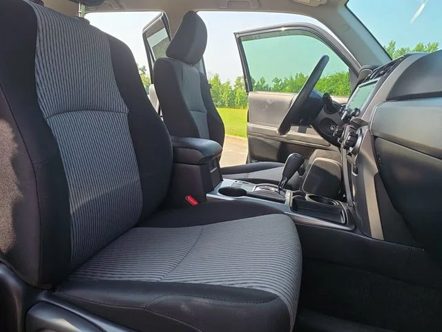 Used 2020 Black Toyota SR5 image 11