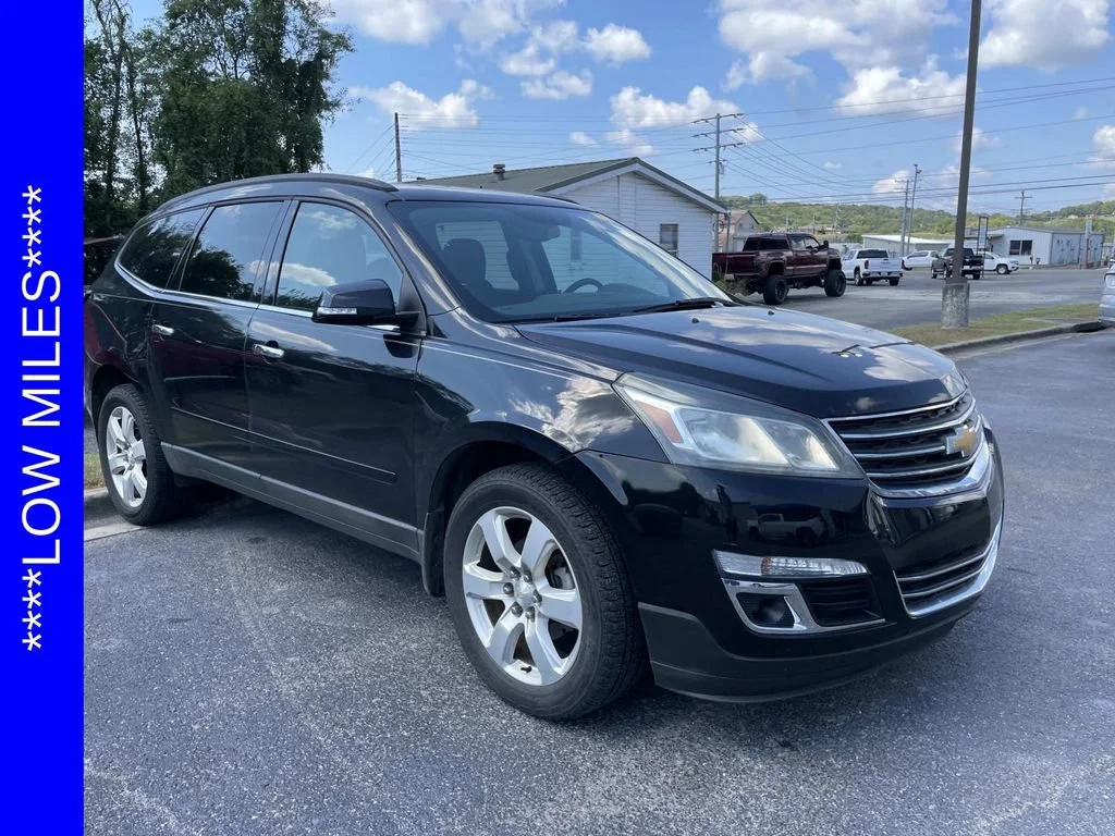 Used 2016 MOSAIC BLACK METALLIC Chevrolet LT image 4