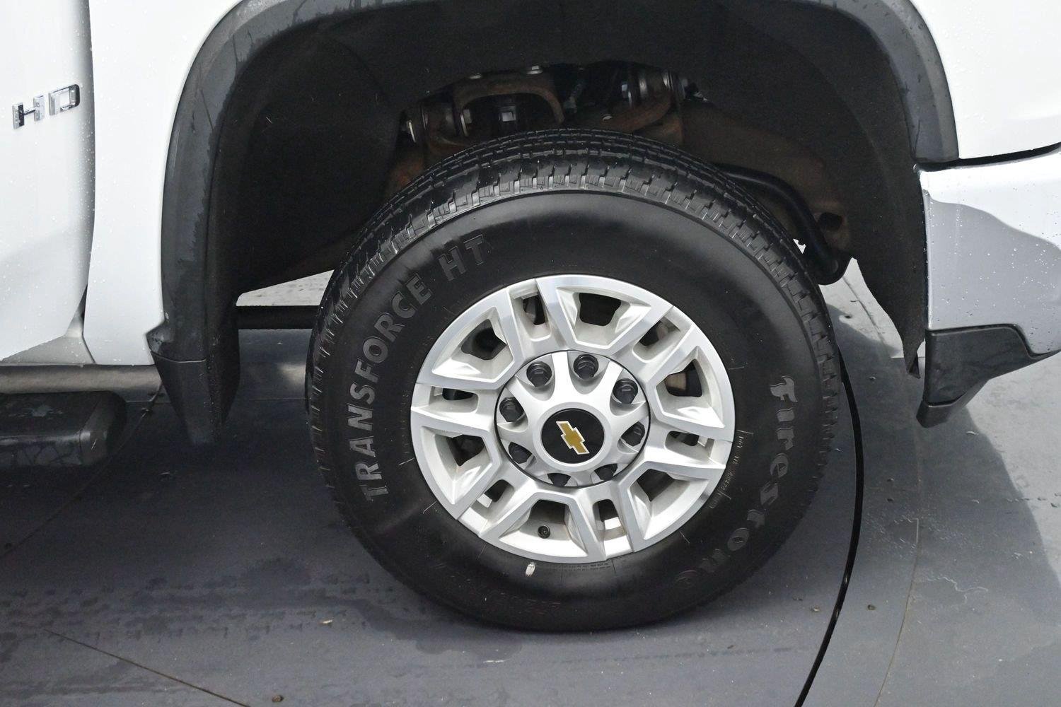 Used 2022 Summit White Chevrolet LT image 29