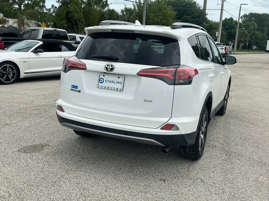 Used 2017 White Toyota XLE image 11