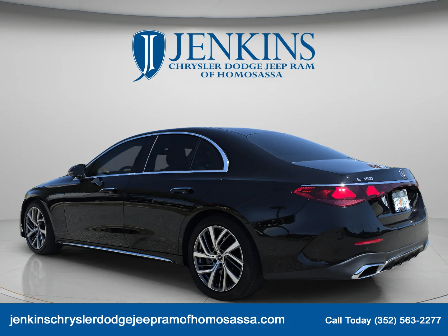 Used 2025 Obsidian Black Metallic Mercedes-Benz E 350 image 6