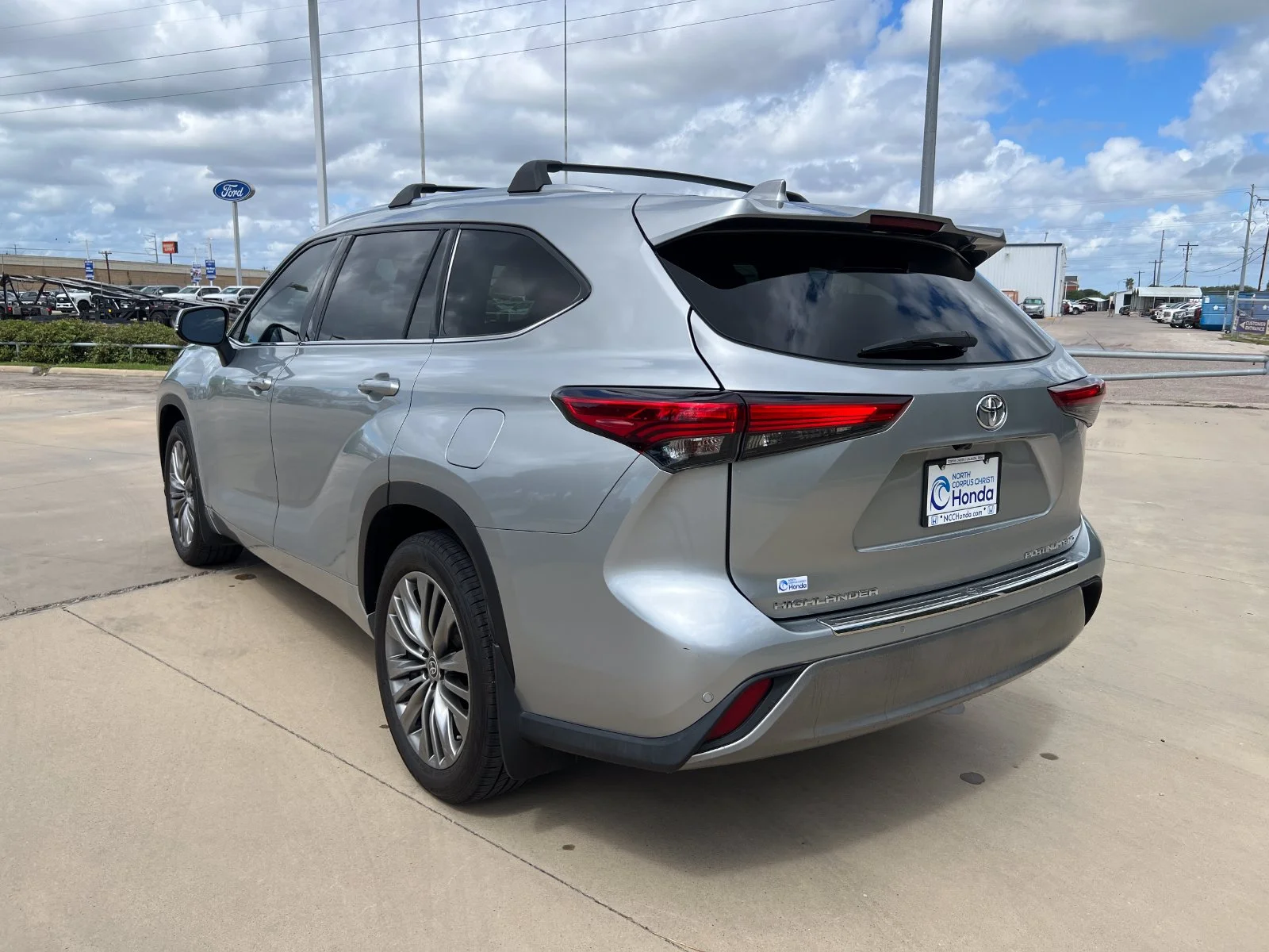 Used 2020 Silver Toyota Platinum image 3