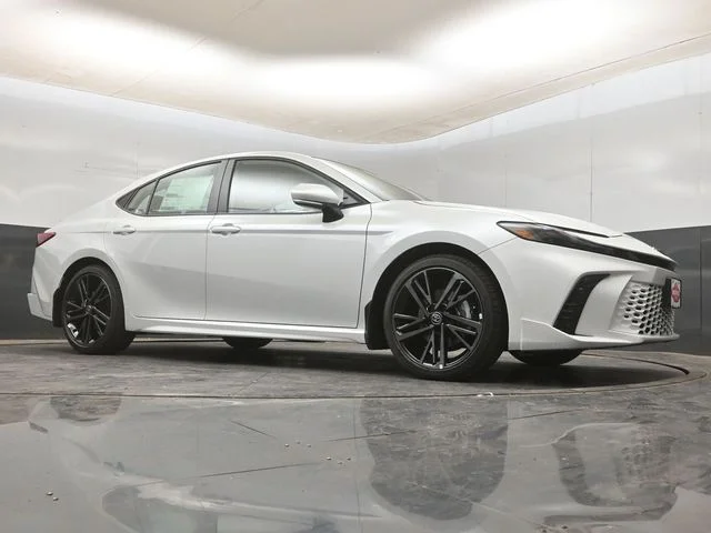 New 2026 Wind Chill Pearl <sup>1</sup> Toyota  XSE image 17