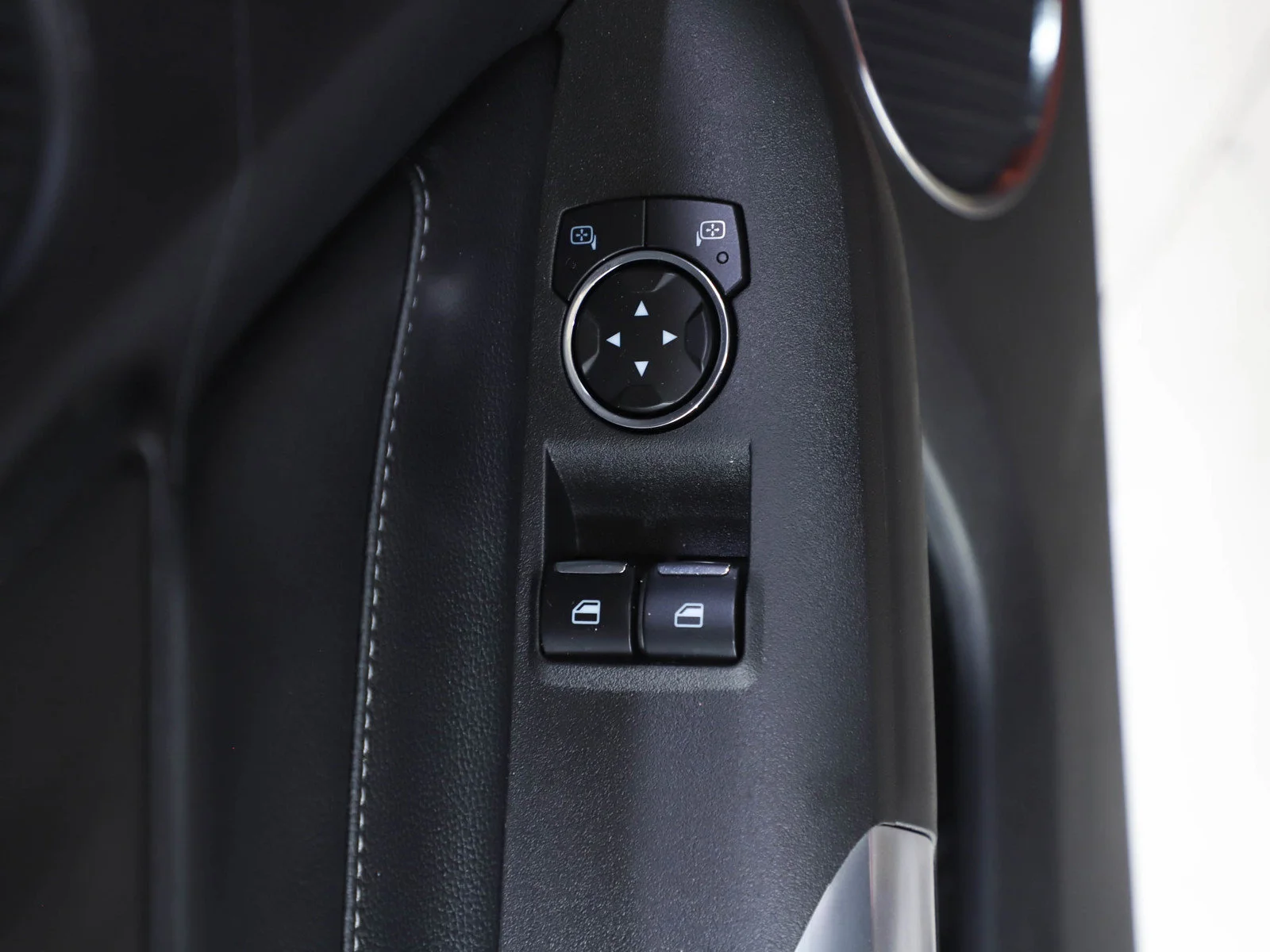 Used 2015 Red Ford 2dr Fastback GT image 18