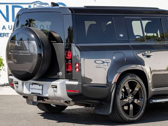 Certified Used 2023 Carpathian Gray Premium Metallic Land Rover SE image 7
