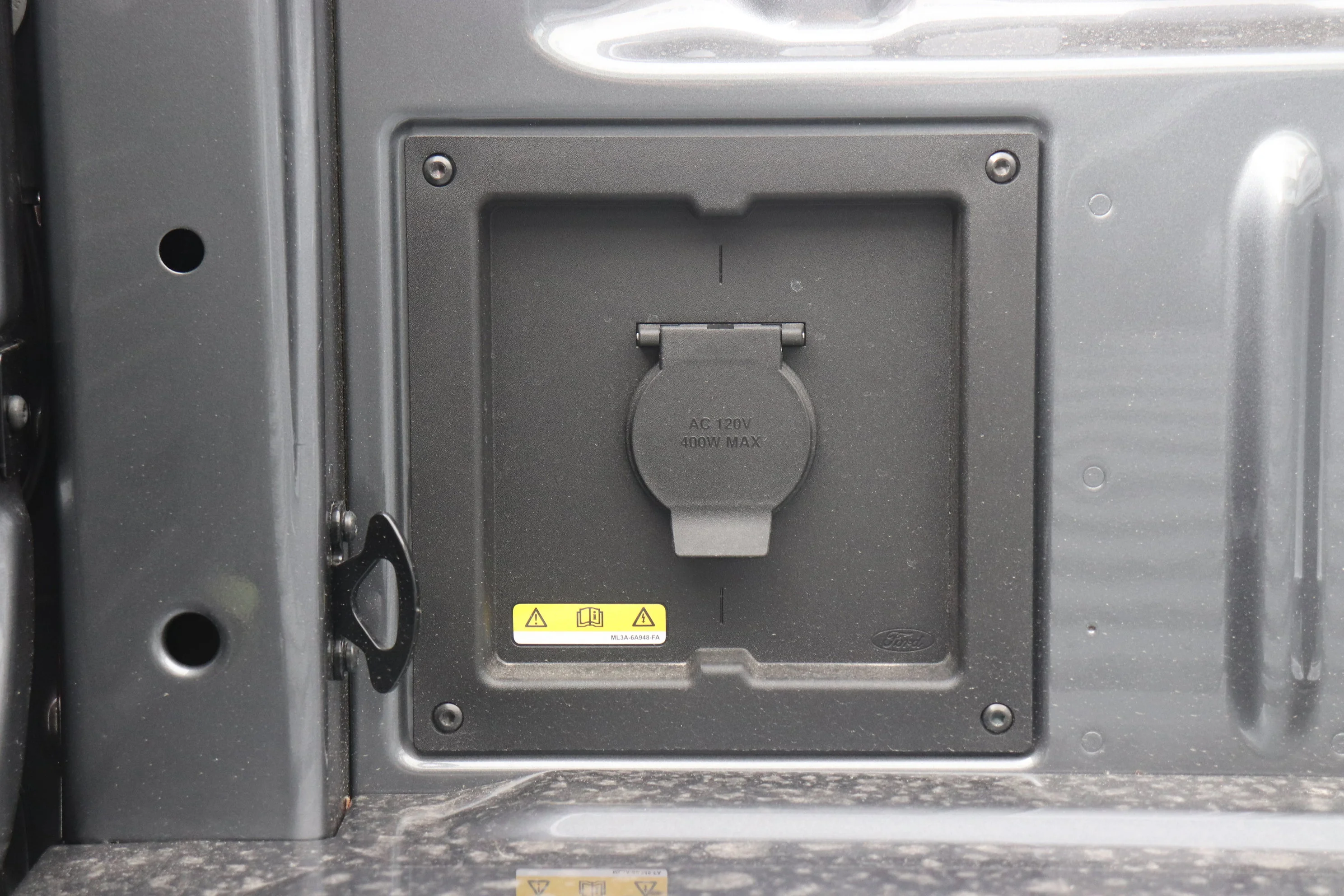New 2026 CARBONIZED GREY METALLIC Ford XLT image 6