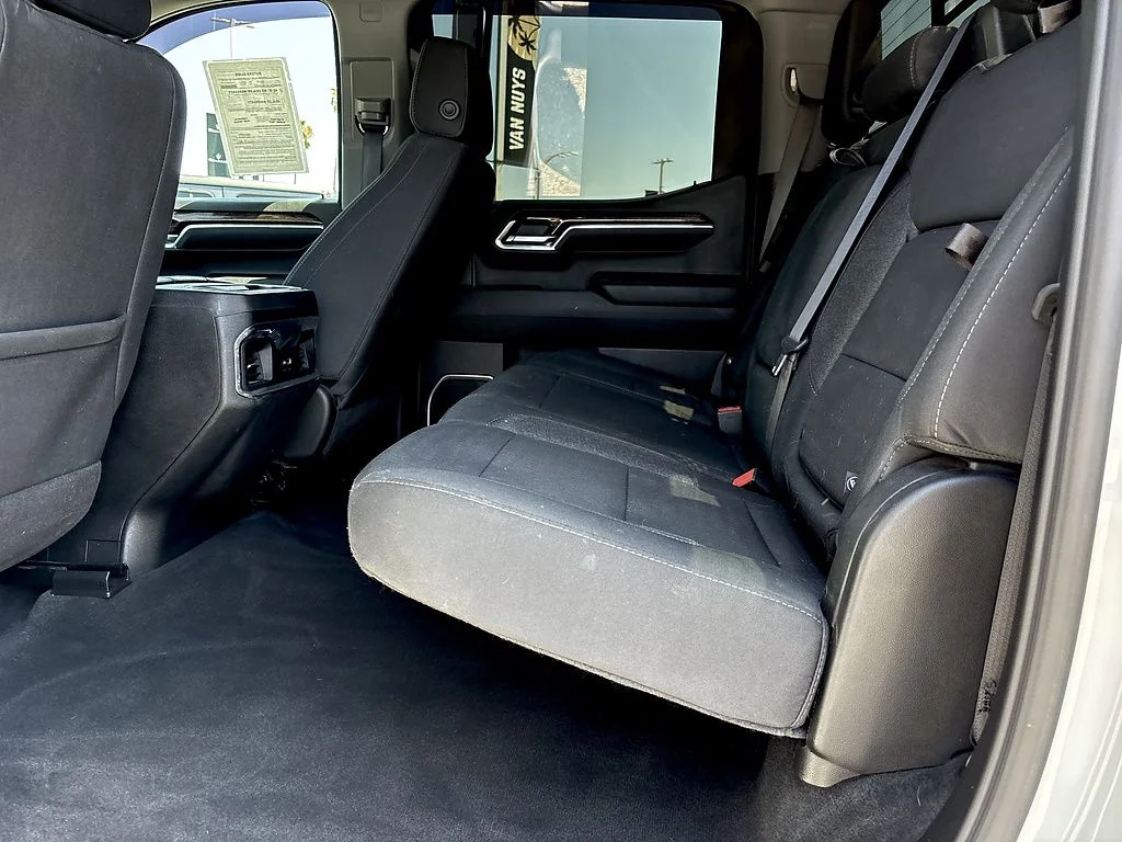 Used 2024 White GMC Elevation image 23