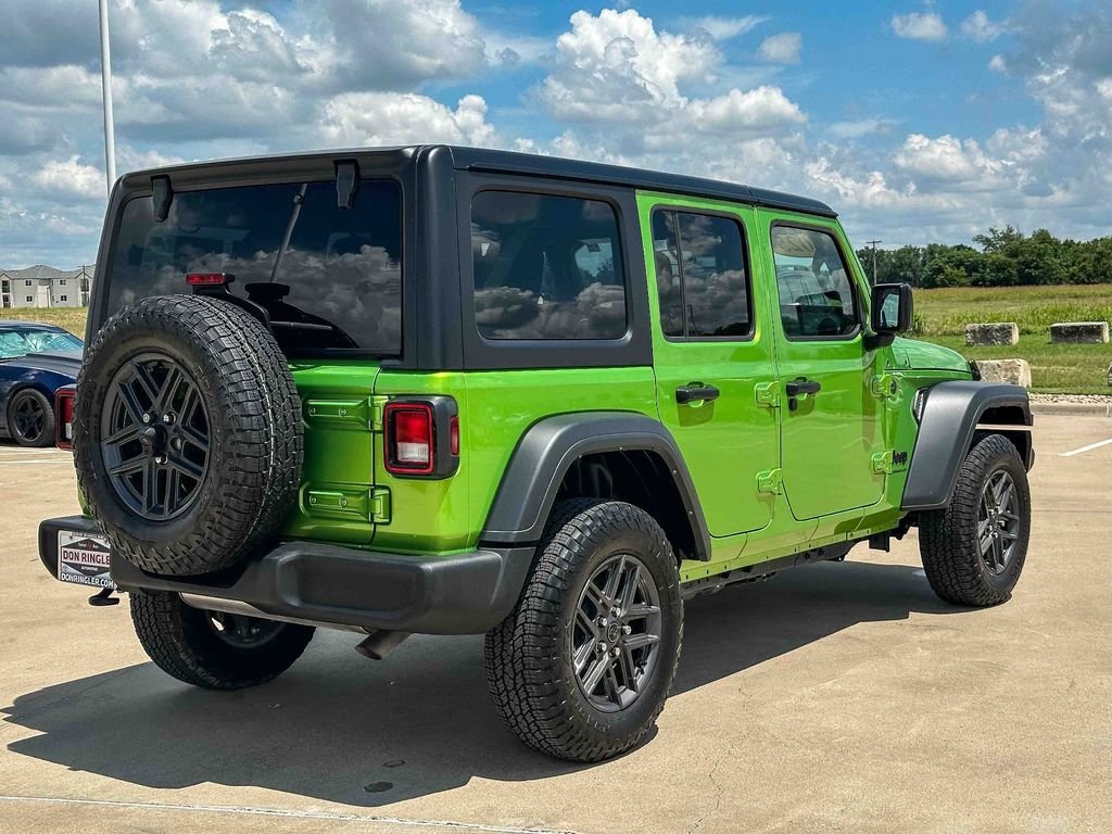 Used 2025 Green Jeep Sport S image 3