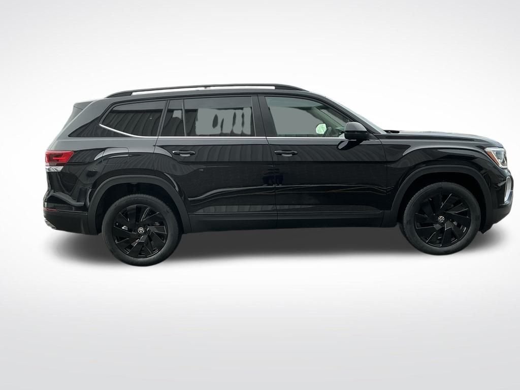 New 2026 Black Volkswagen 2.0T SE w/Technology image 6