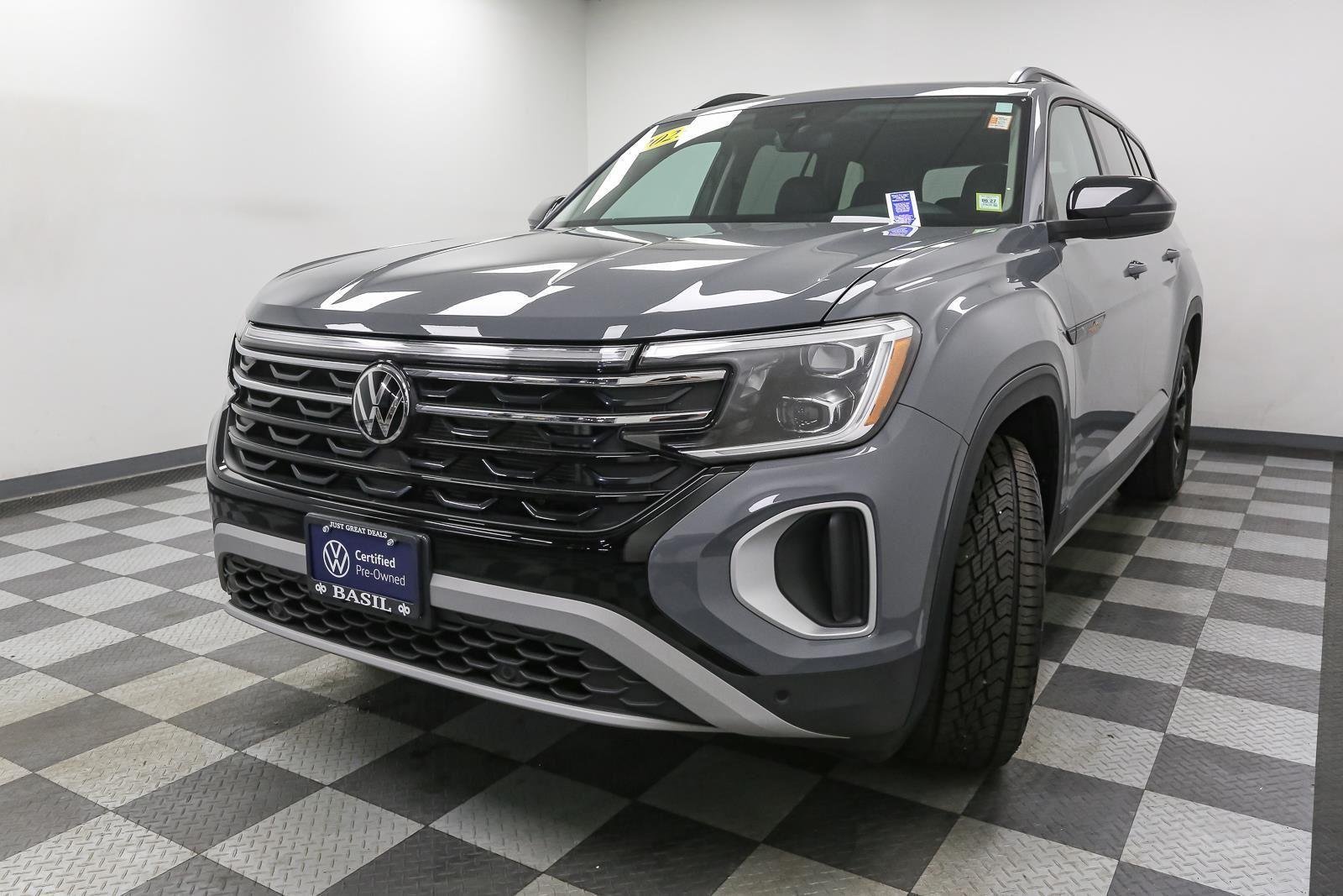 Used 2025 Pure Gray Volkswagen 2.0T Peak Edition image 5