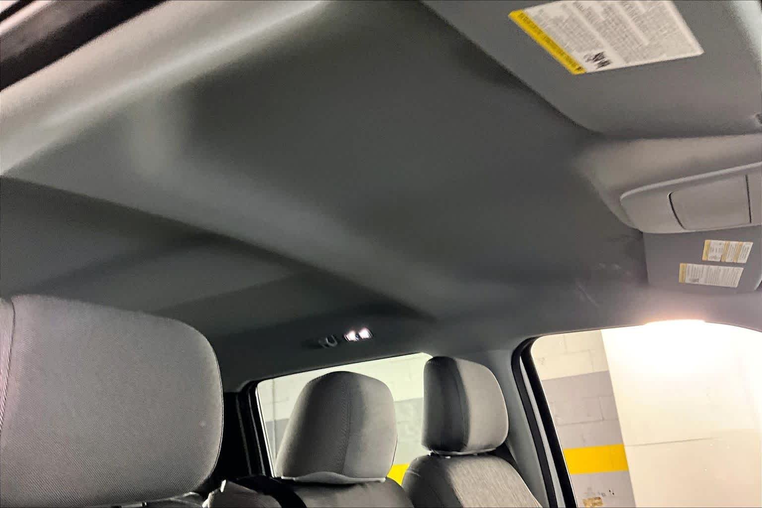 Used 2022 Oxford White Ford XL image 41