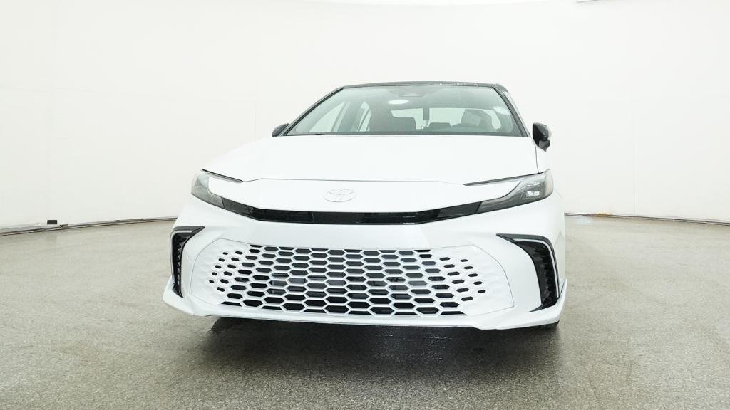 New 2026 Wind Chill Pearl with Midnight Black Metallic roof Toyota XSE image 5