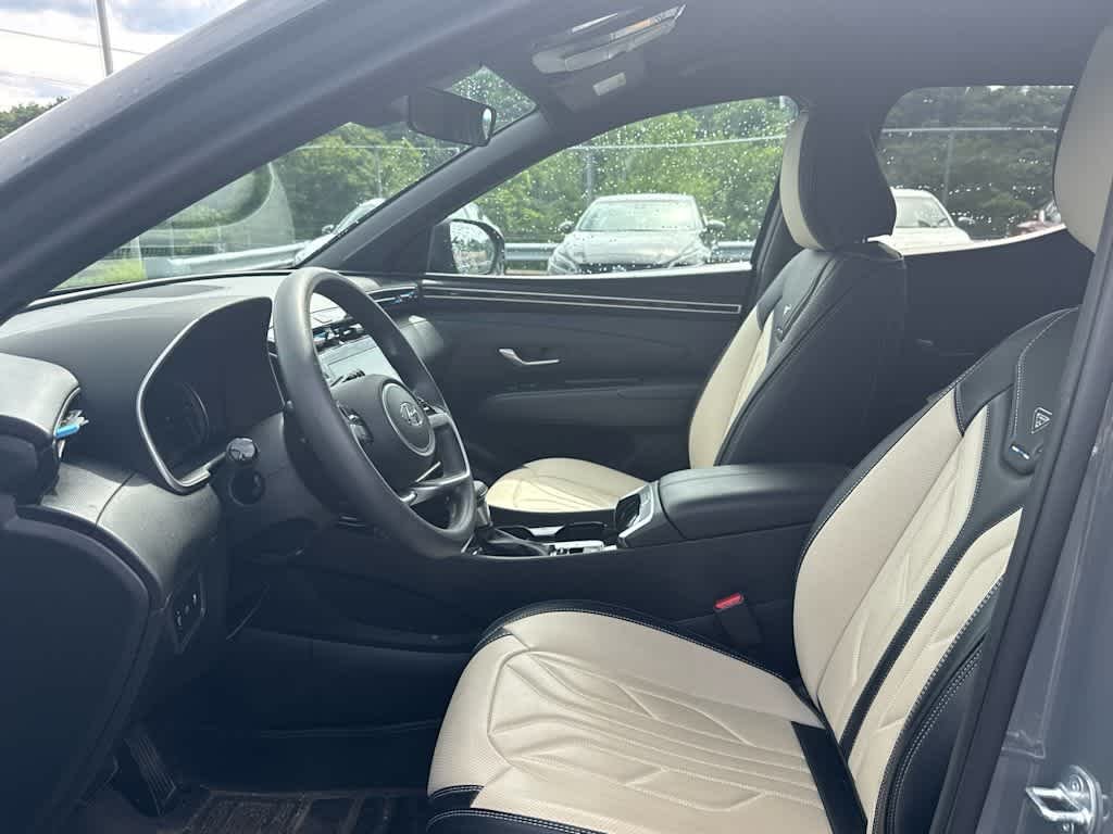 Used 2024 Hampton Gray Hyundai SE image 8