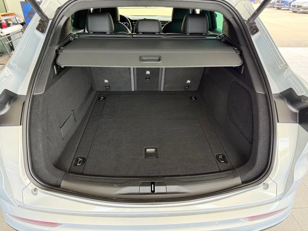Used 2025 Bianco Astro Metallic Maserati Modena image 21