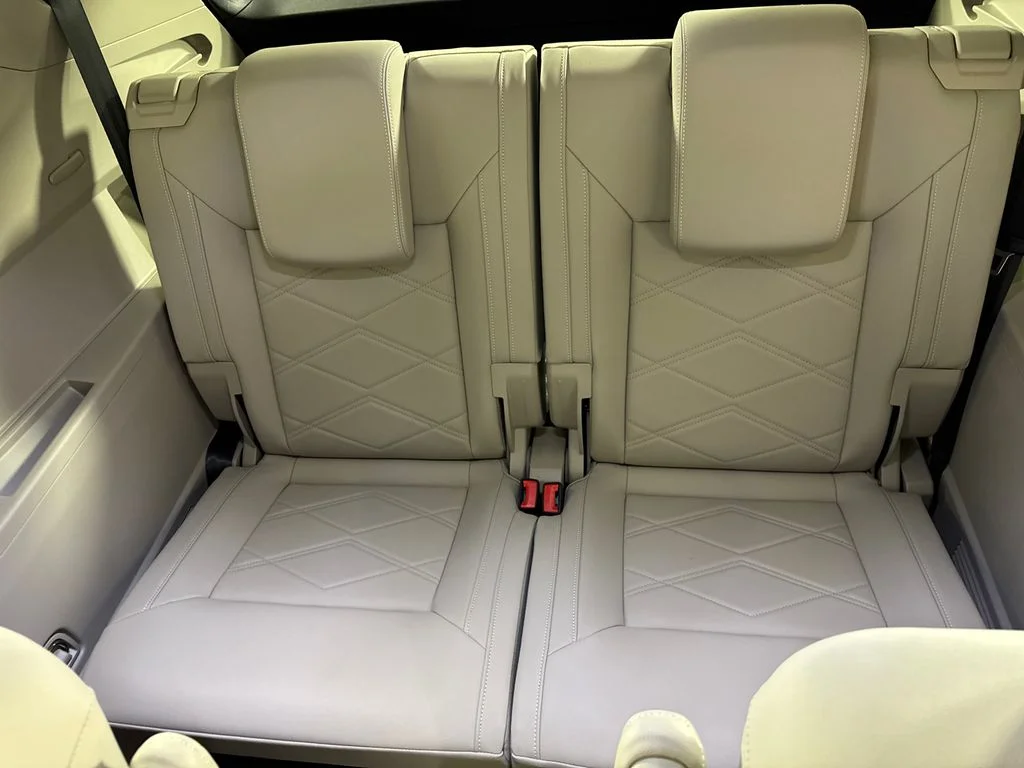 New 2026 Black Volkswagen 2.0T SE w/Technology image 14
