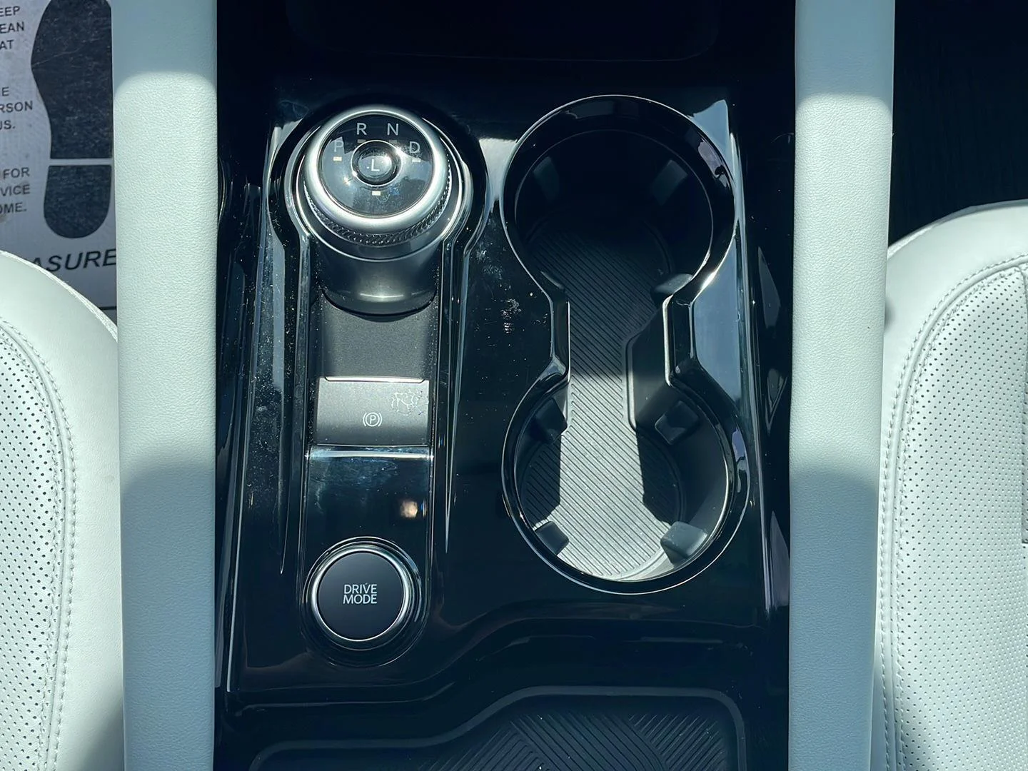 New 2026 Space White Metallic Ford Platinum image 18
