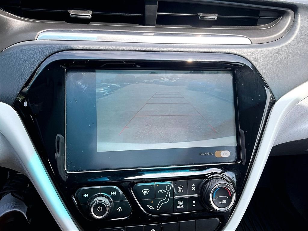 Used 2017 White Chevrolet LT image 19
