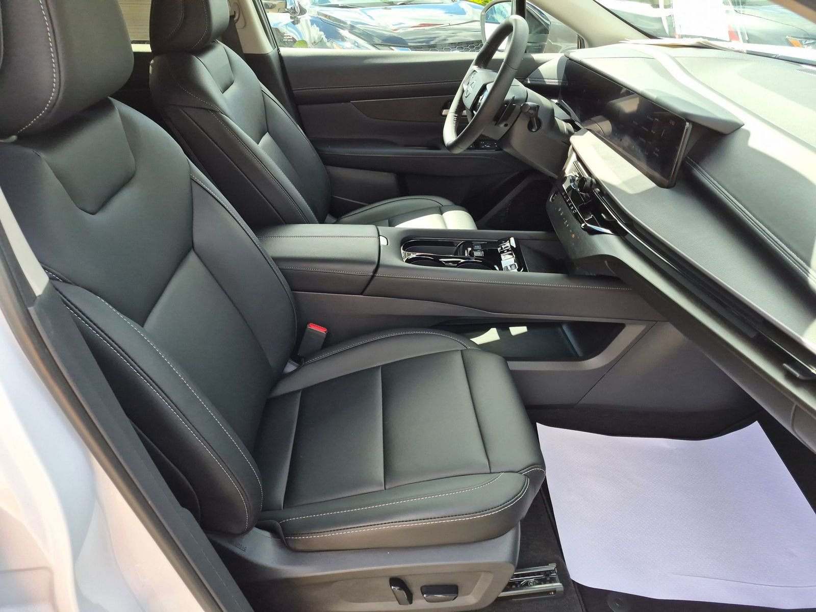 Certified Used 2025 White Pearl Nissan SV image 29