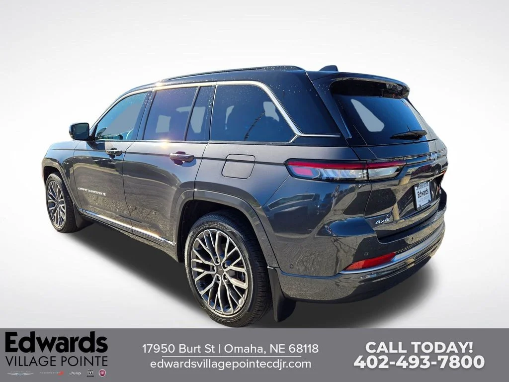 New 2026 Baltic Gray Metallic Clear-Coat Exterior Paint Jeep Summit image 5