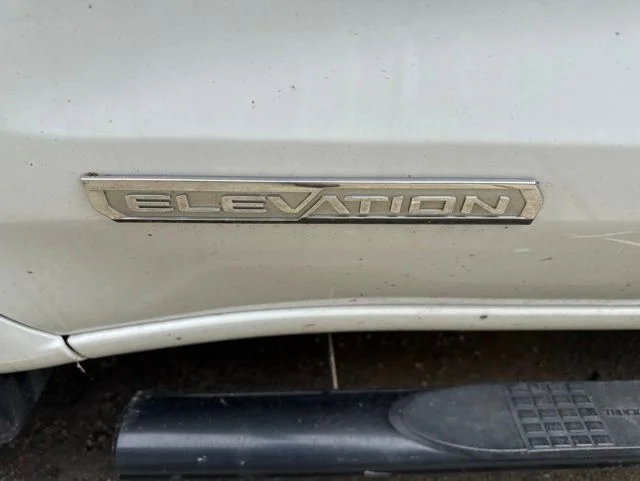 Used 2022 White GMC Elevation image 8