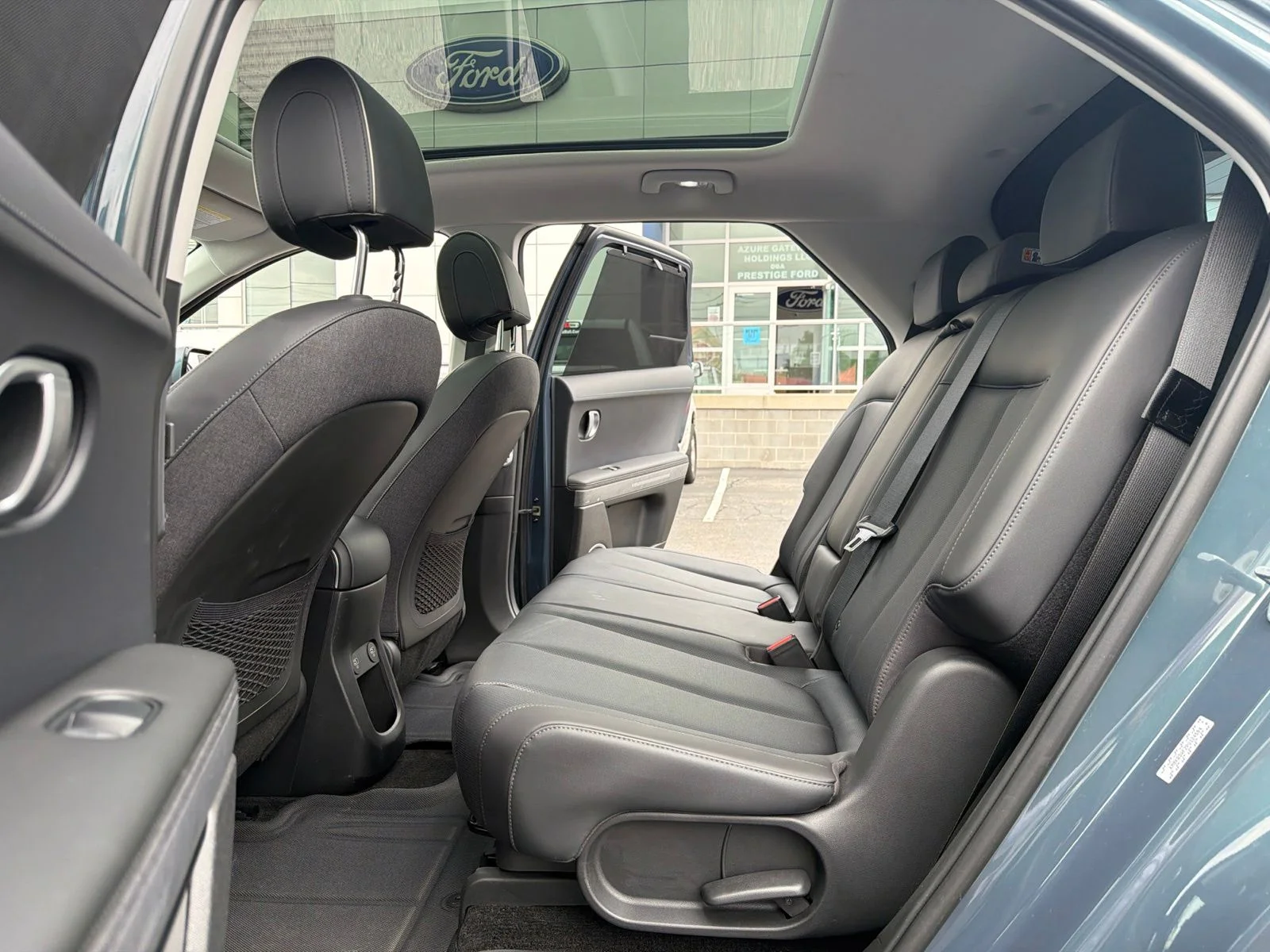 Used 2023 Green Hyundai Limited image 22