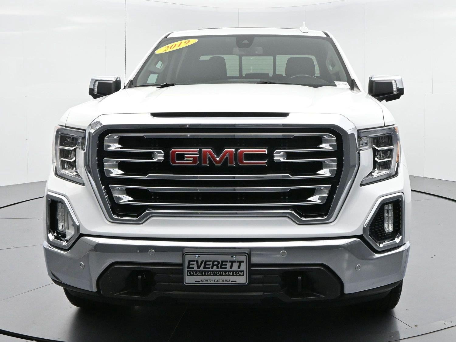 Used 2019 SUMMIT WHITE GMC SLT image 2