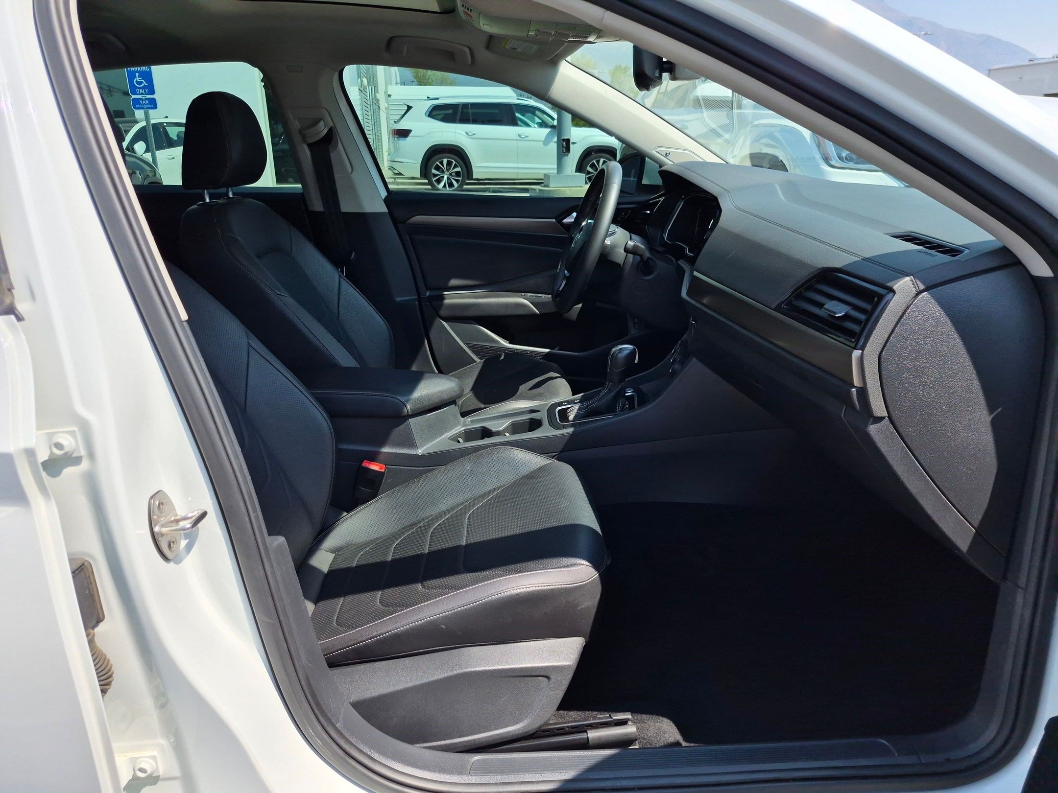 Used 2021 Pure White Volkswagen SEL Premium image 30