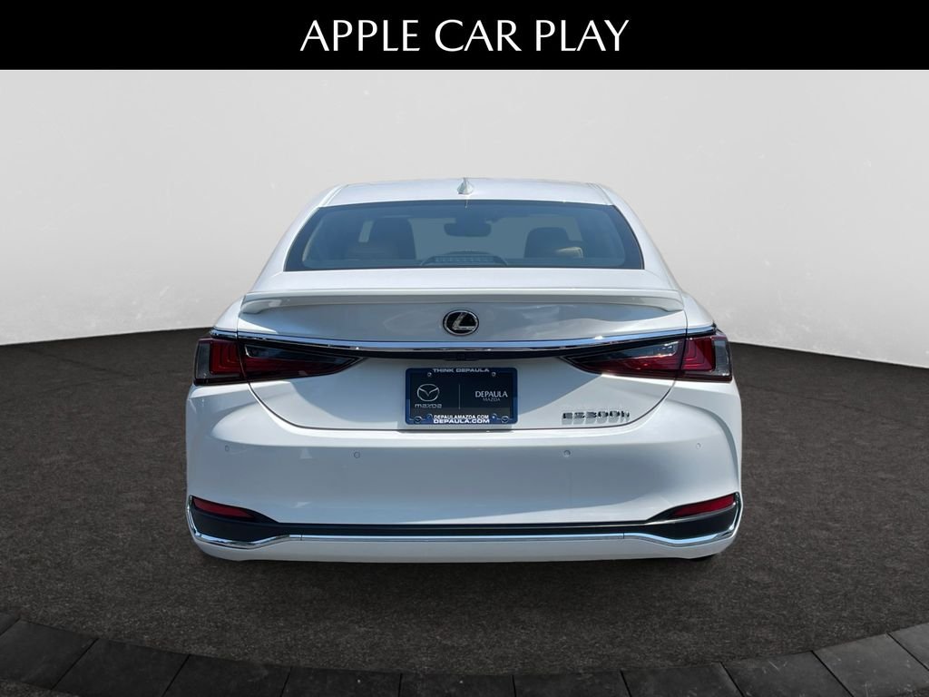 Used 2025 White Pearl Lexus 300h Ultra Luxury image 4