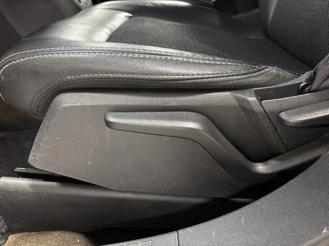 Used 2017 Black Jeep Latitude image 9