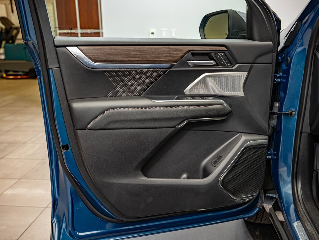 2024 GMC Acadia Denali - Photo 19