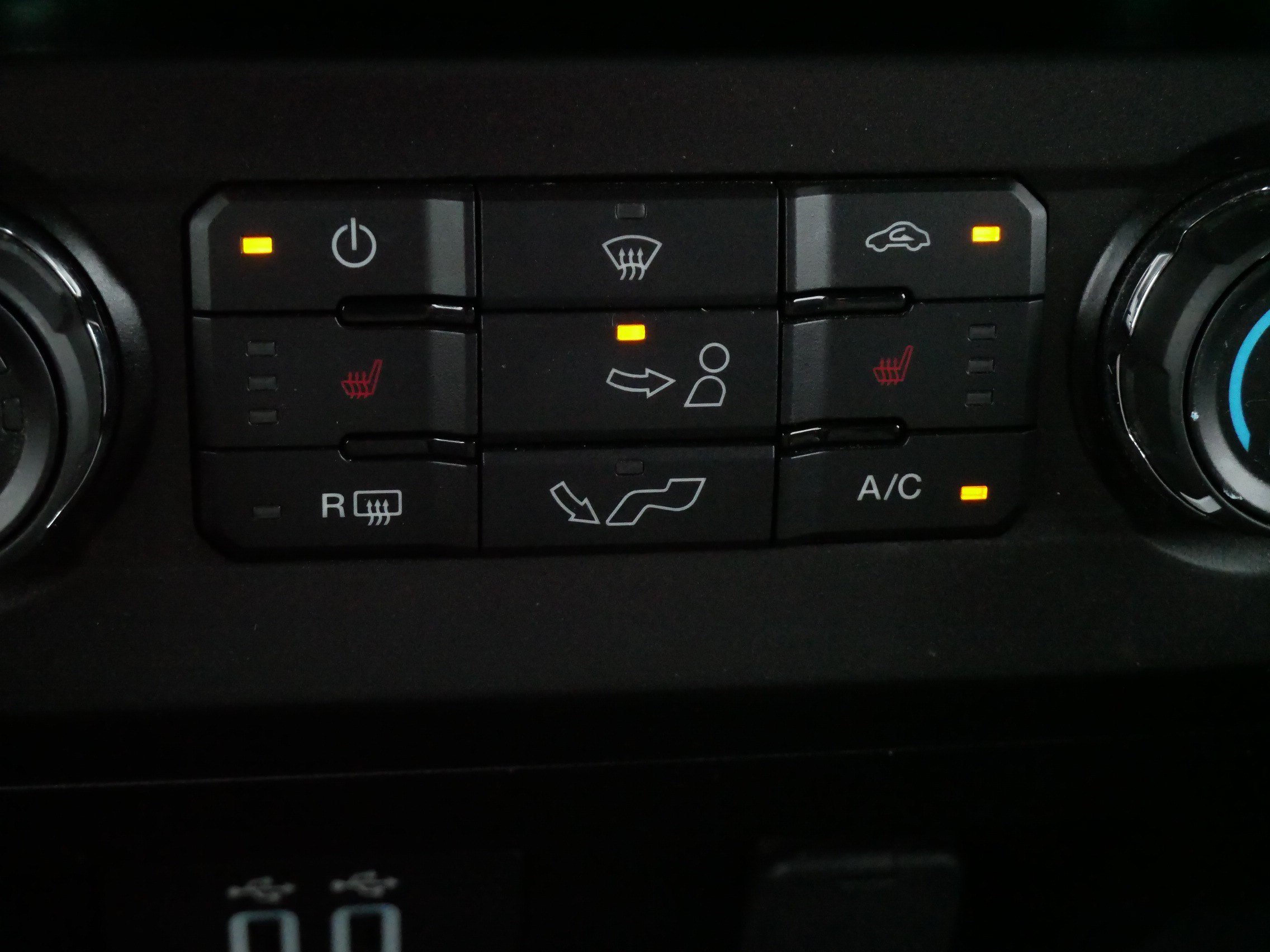Used 2018 Blue Jeans Metallic Ford XLT image 31