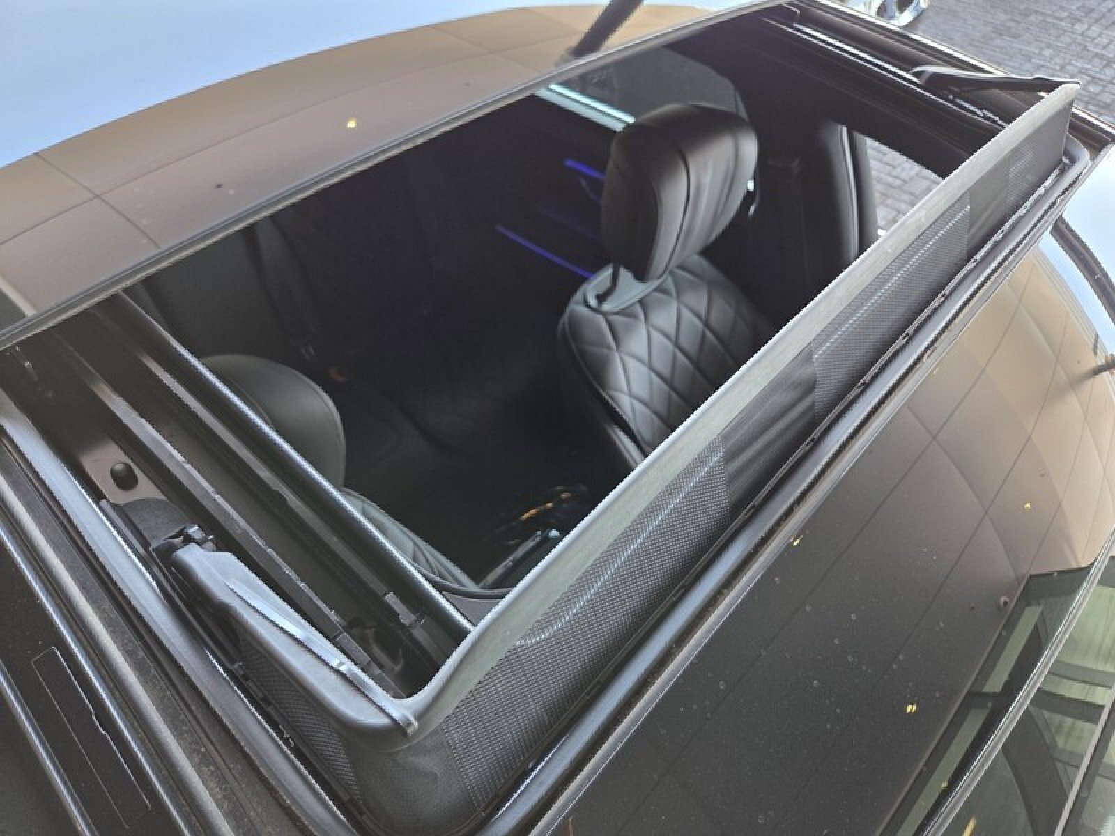 Certified Used 2025 Obsidian Black Metallic Mercedes-Benz S 500 image 21
