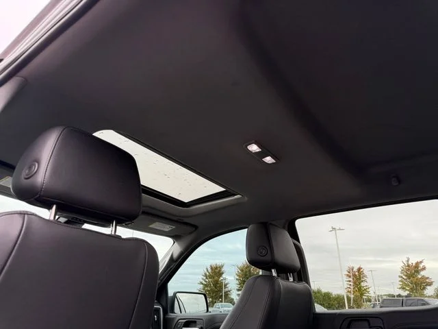 Used 2020 Black GMC SLT image 20