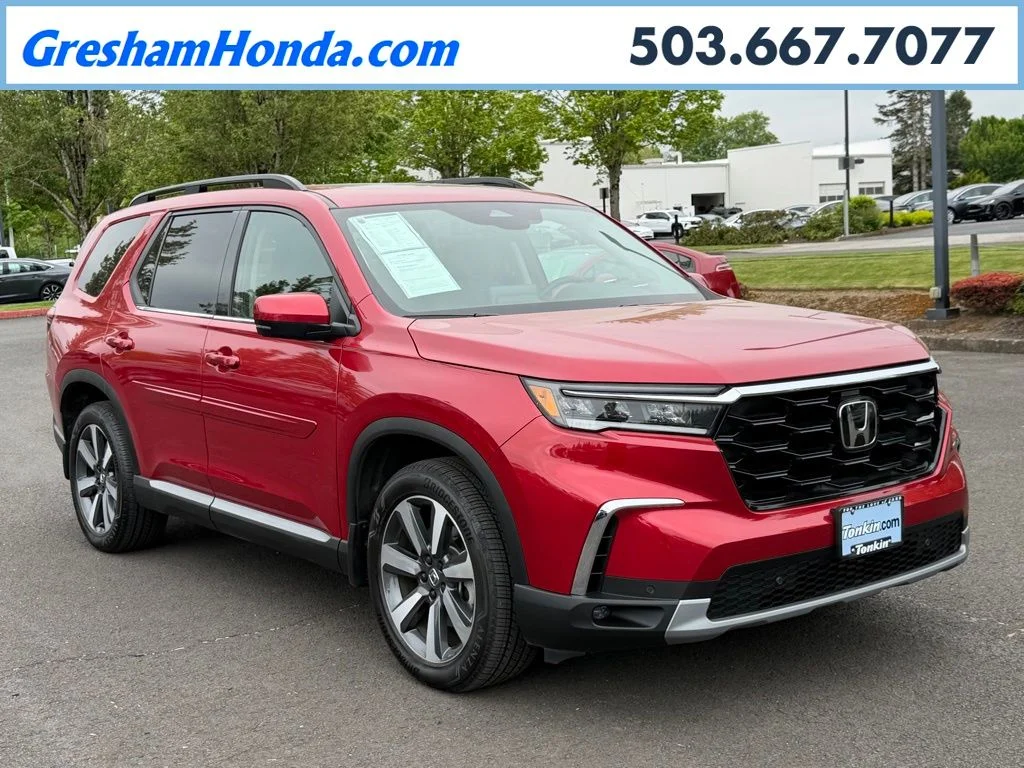 2025 Honda Pilot Touring AWD's photo