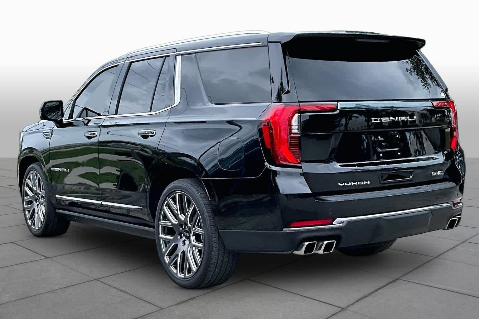 Used 2025 Onyx Black GMC Denali Ultimate image 12