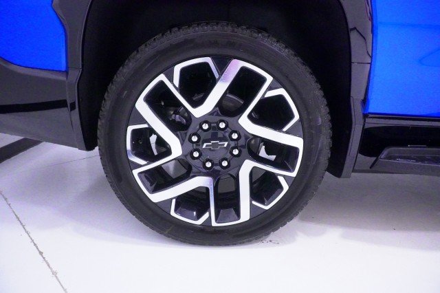 2025 Chevrolet Silverado EV RST - Photo 6