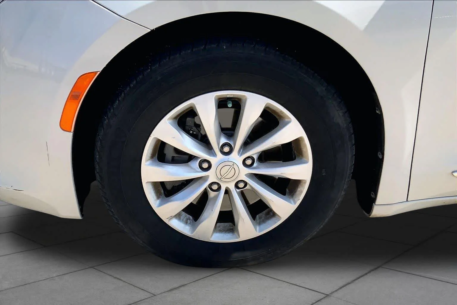 Used 2017 Tusk White Chrysler Touring-L image 9