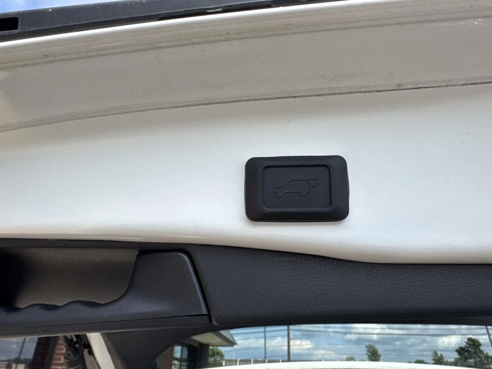 Used 2024 Ice Cap Toyota XLE image 8