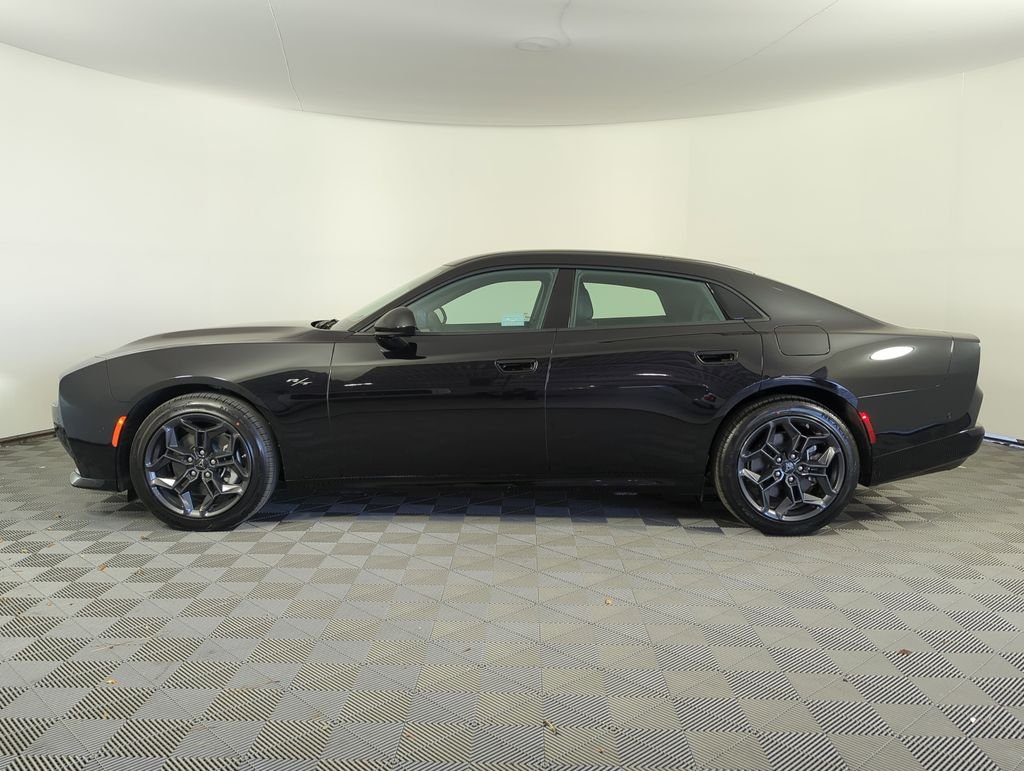 New 2026 Diamond Black Crystal Pearlcoat Dodge R/T image 8