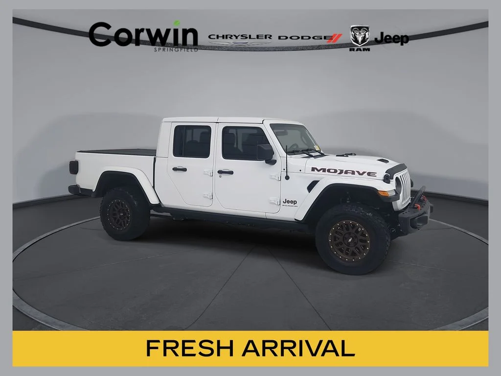 Used 2023 White Jeep Mojave image 1