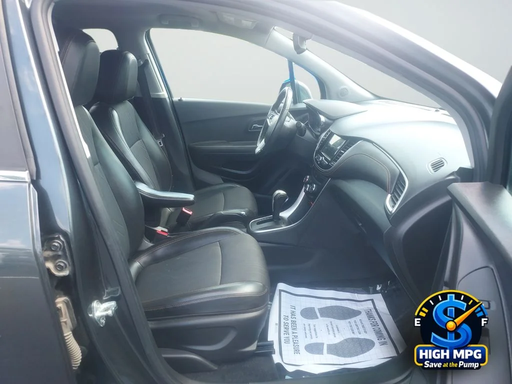 Used 2018 Gray Chevrolet LT image 22